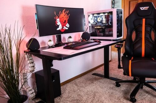 standing desk vs traditional desk for gaming setup
