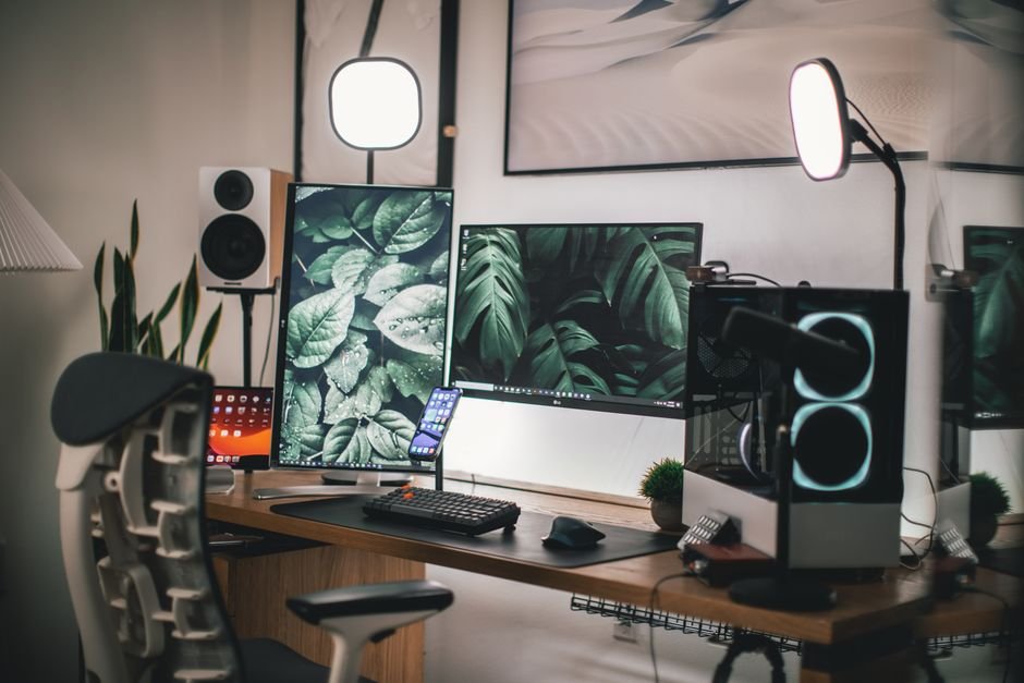 how to set up a gaming desk