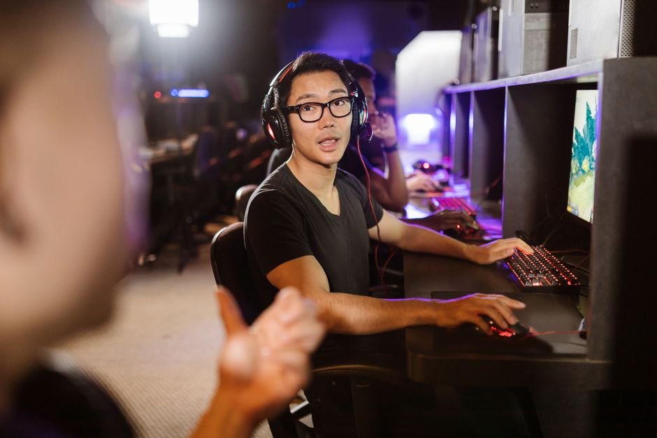 best audio gear for FPS tournaments